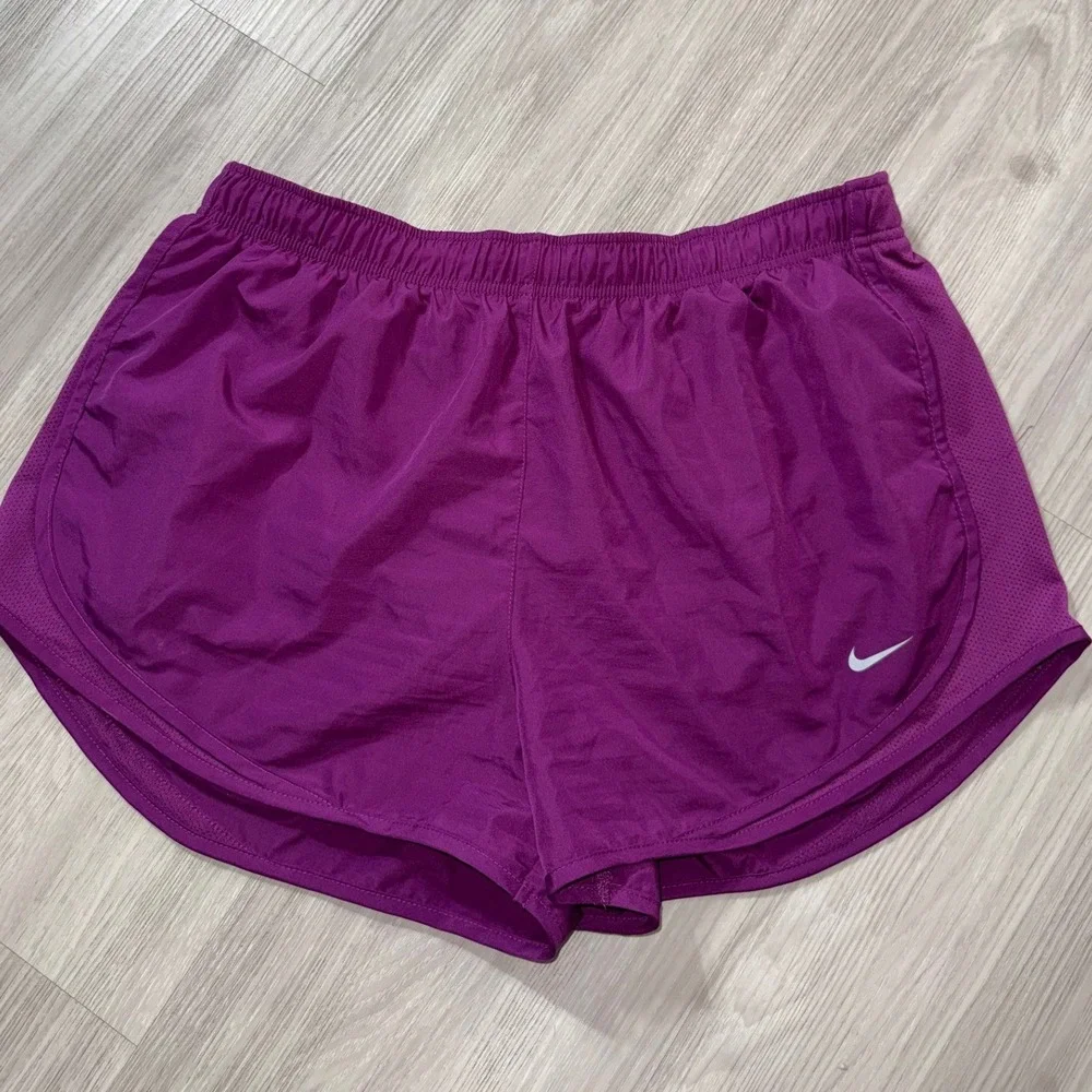 Nike Womens Dri-FIT Tempo Running Shorts Purple XL CU8890-503
